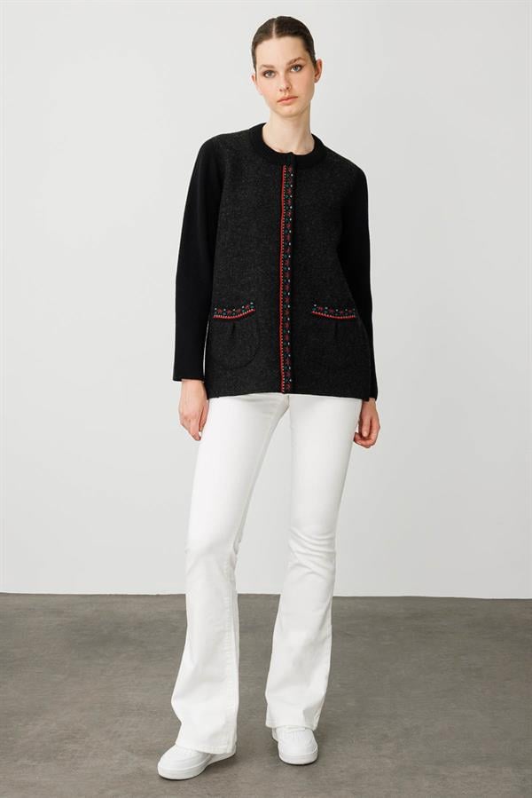 Kadın Sıfır Yaka Önü Keçe Kısa Yün Ceket Siyah