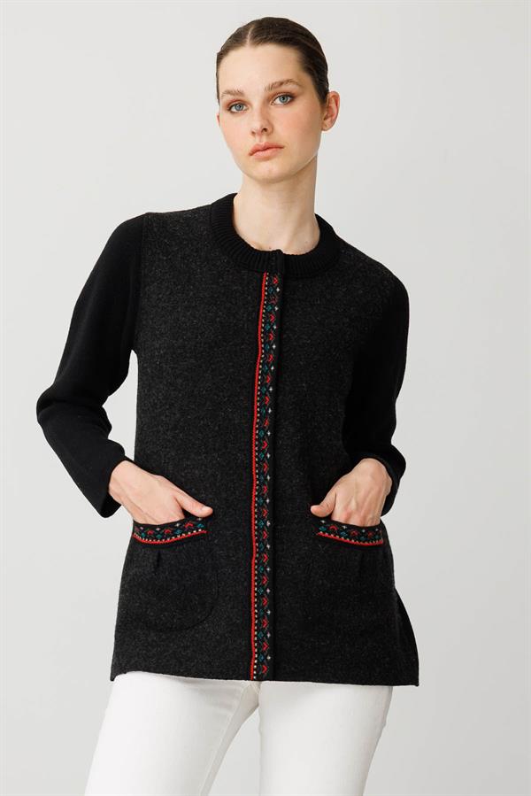 Kadın Sıfır Yaka Önü Keçe Kısa Yün Ceket Siyah