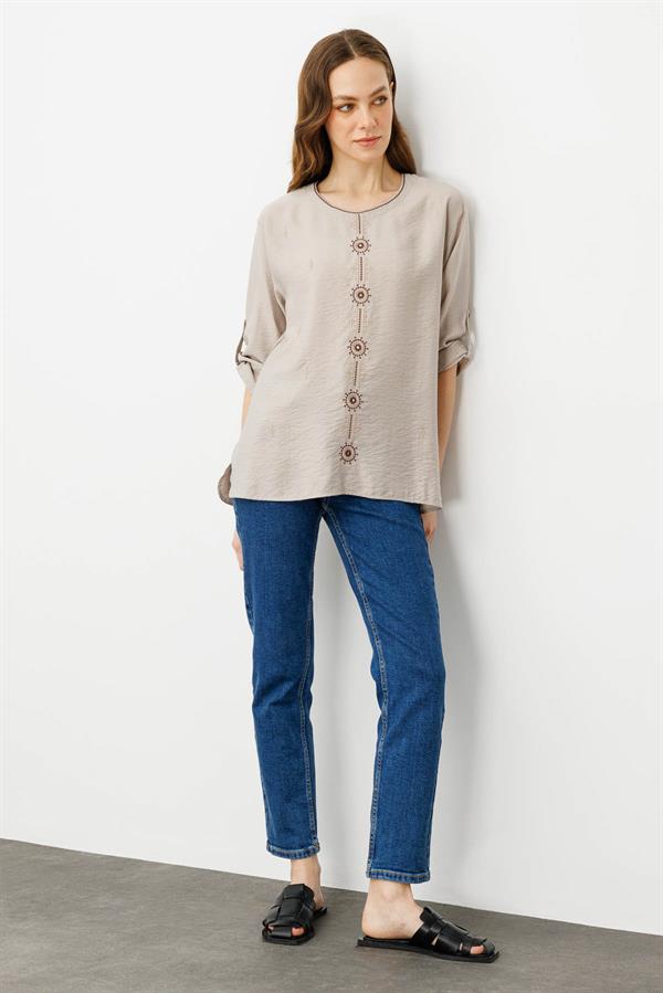 Kadın Sıfır Yaka Önü Nakışlı Bluz Bej