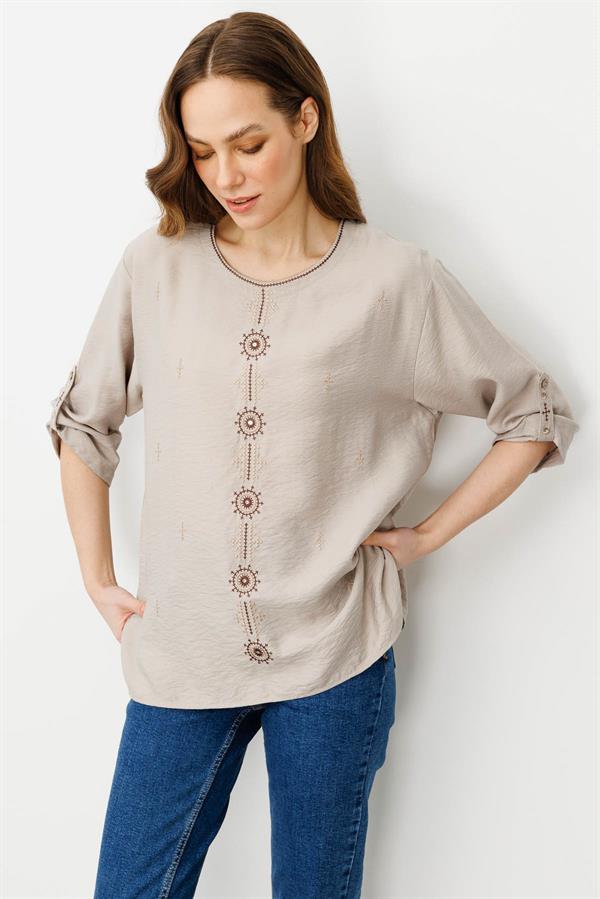 Kadın Sıfır Yaka Önü Nakışlı Bluz Bej
