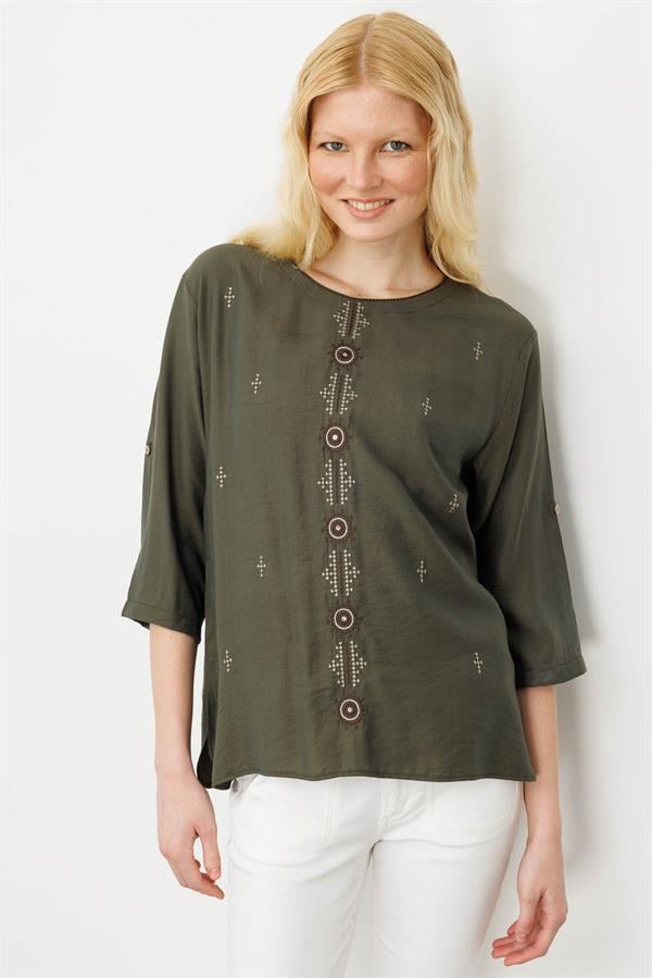 Kadın Sıfır Yaka Önü Nakışlı Bluz Haki