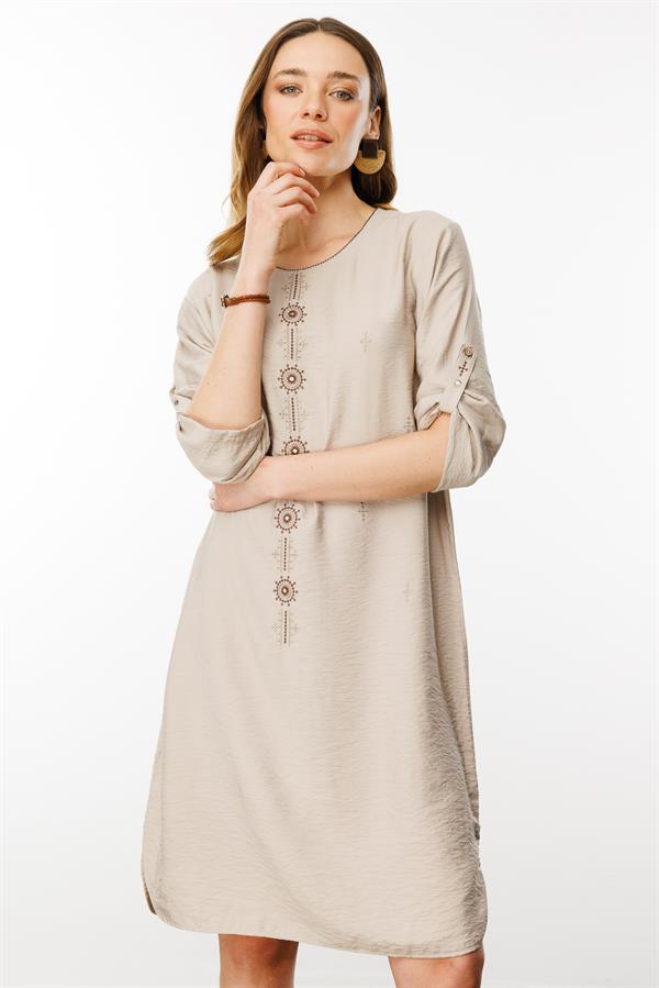 Kadın Sıfır Yaka Önü Nakışlı Elbise Bej