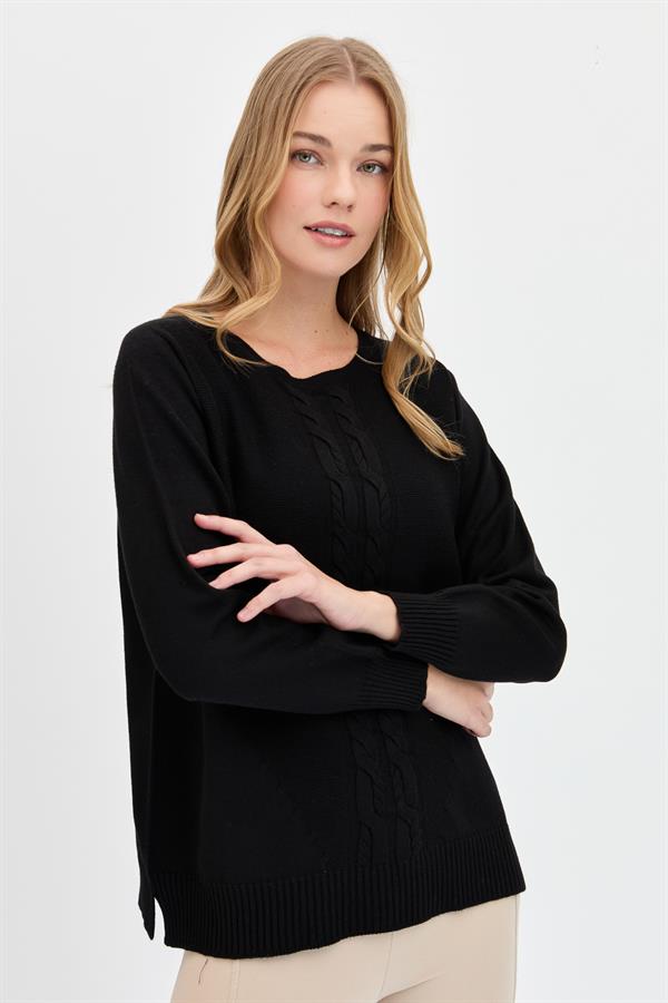 Женский плетеный свитер с круглым вырезом спереди