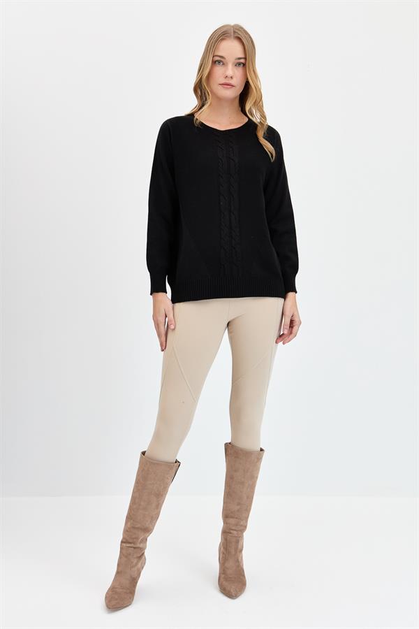 Женский плетеный свитер с круглым вырезом спереди