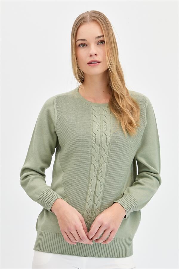 Женский плетеный свитер с круглым вырезом спереди