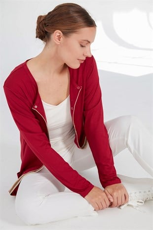 Женский трикотажный жакет с серебристой окантовкой спереди красного цвета