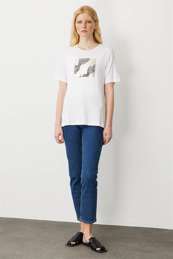 Kadın Sıfır Yaka Önü Taş Baskılı Penye T-shirt Ekru