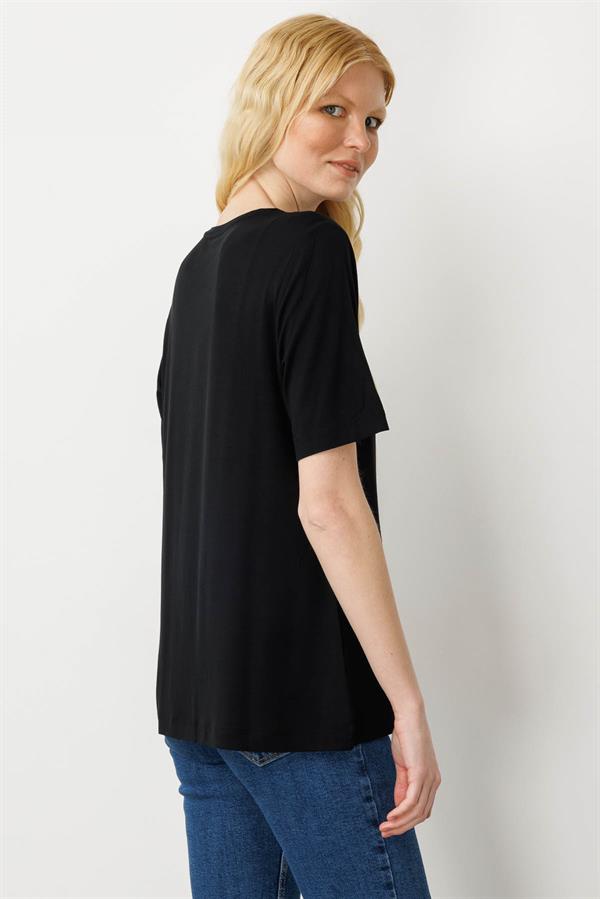 Kadın Sıfır Yaka Önü Taş Baskılı Penye T-shirt Siyah