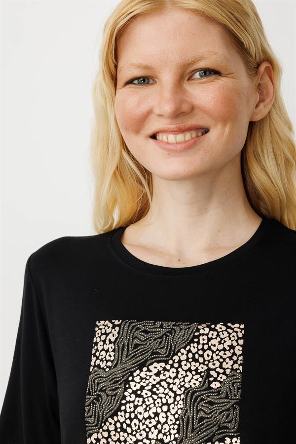 Kadın Sıfır Yaka Önü Taş Baskılı Penye T-shirt Siyah