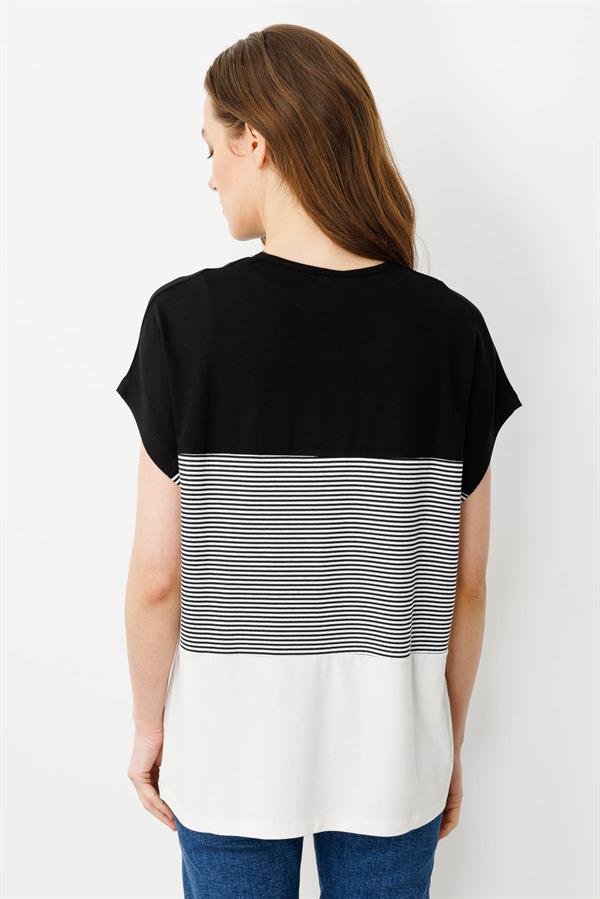 Kadın Sıfır Yaka Önü Taşlı Penye T-shirt Siyah