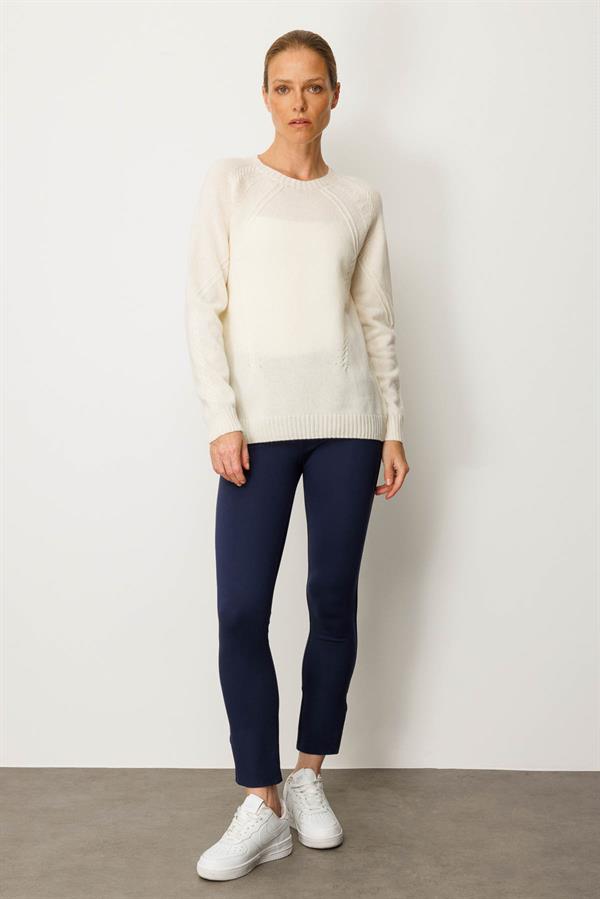 Kadın Sıfır Yaka Önü ve Kol Ortası Saç Örgü Yün Kazak Kemik