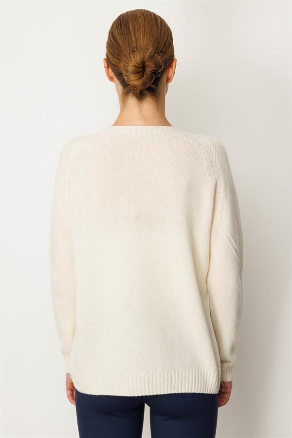 Kadın Sıfır Yaka Önü ve Kol Ortası Saç Örgü Yün Kazak Kemik