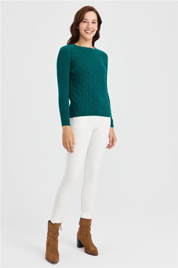 Женский свитер с круглым вырезом