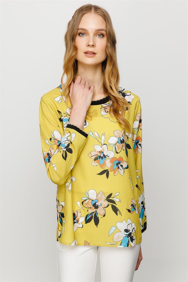 Женская хлопковая блуза с круглым вырезом и цветным рисунком желтая