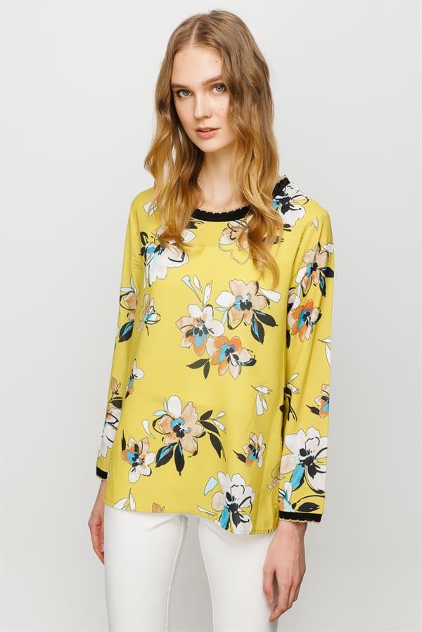 Женская хлопковая блуза с круглым вырезом и цветным рисунком желтая