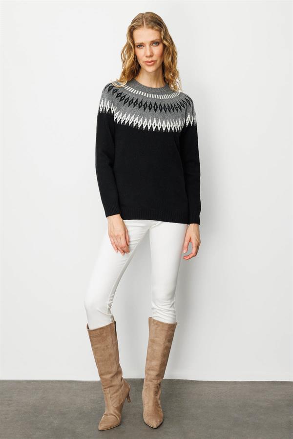 Kadın Sıfır Yaka Robası Baklavalı Yün Kazak Siyah