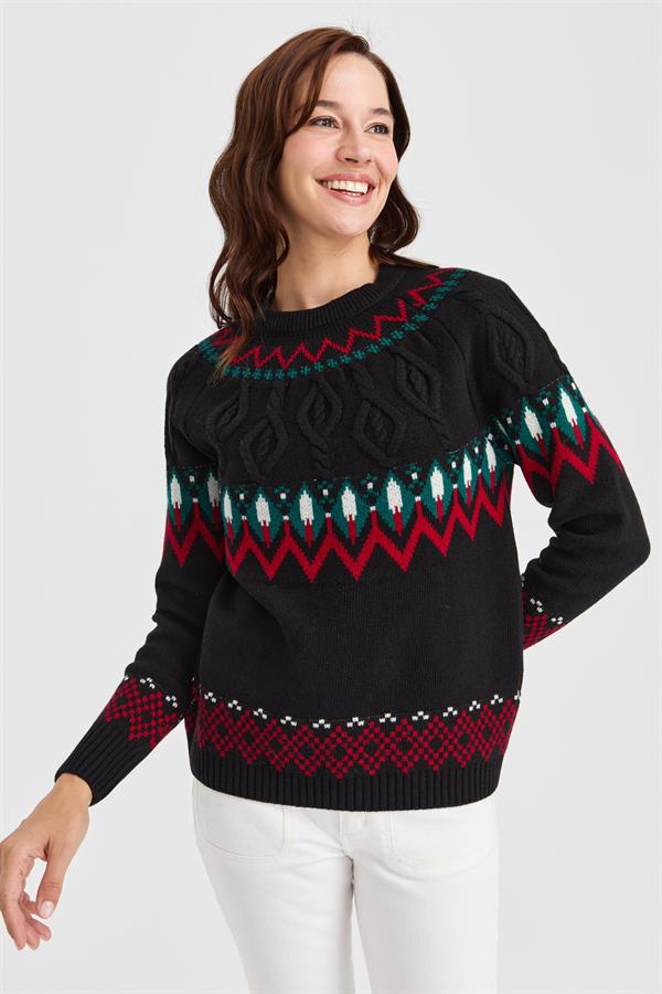 Женский шерстяной свитер с круглым вырезом