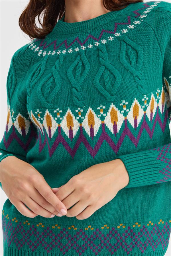 Женский шерстяной свитер с круглым вырезом