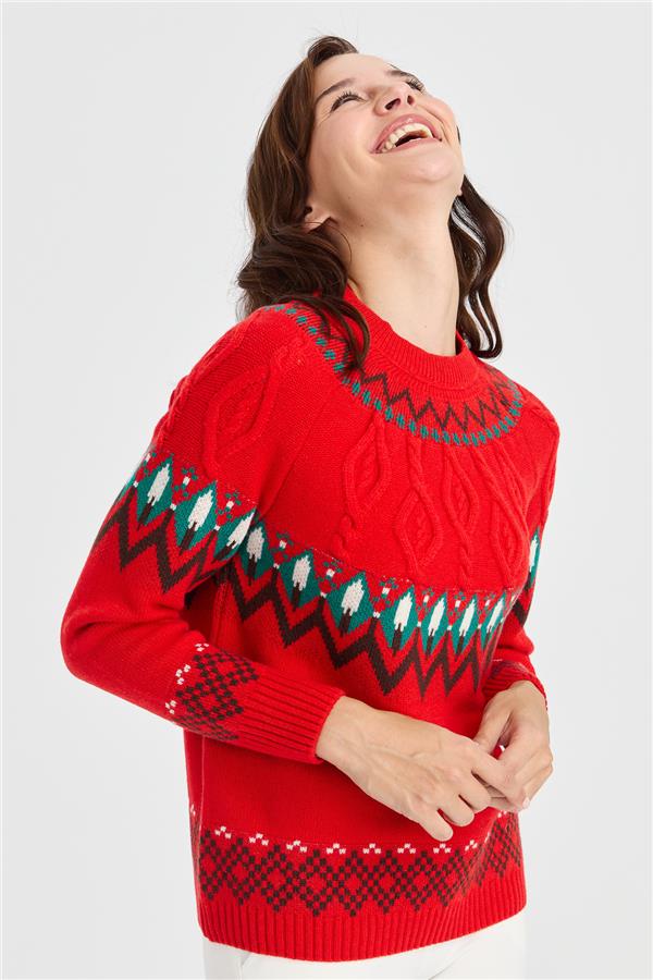 Женский шерстяной свитер с круглым вырезом