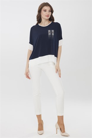 Женская блуза с шифоновыми вставками и круглым вырезом темно синего цвета