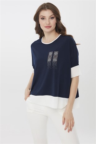 Женская блуза с шифоновыми вставками и круглым вырезом темно синего цвета