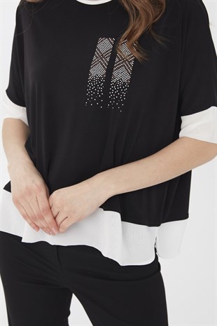 Женская блуза с шифоновыми вставками и круглым вырезом черного цвета