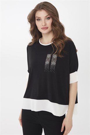 Женская блуза с шифоновыми вставками и круглым вырезом черного цвета