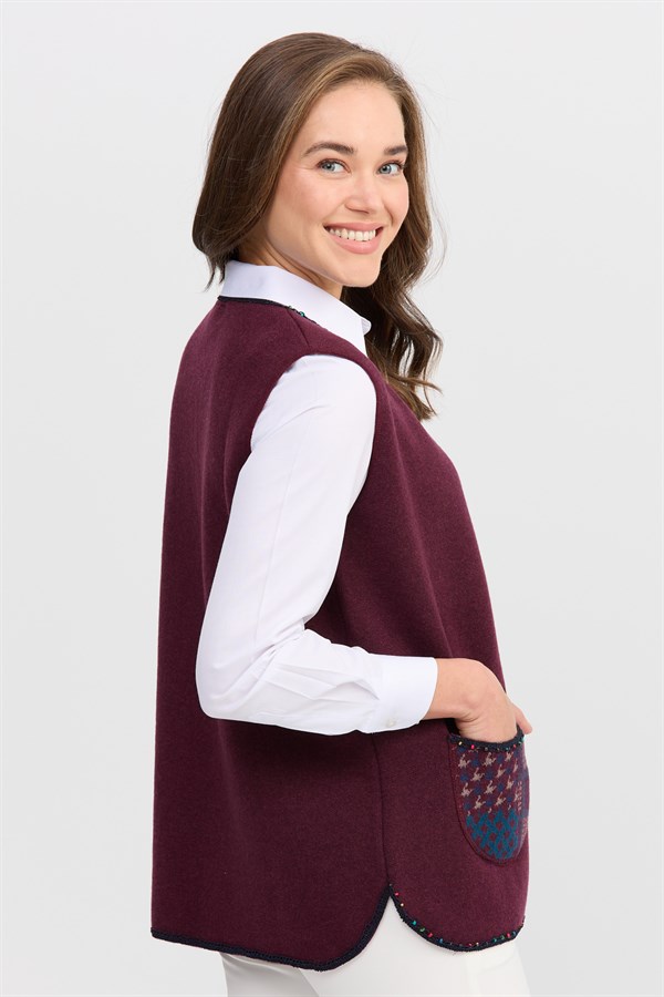 Женский короткий жилет с круглым  вырезом и вышивкой бисером ТЕМНЫЙ ДЭМСОН