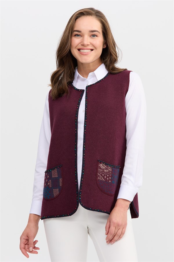 Женский короткий жилет с круглым  вырезом и вышивкой бисером ТЕМНЫЙ ДЭМСОН