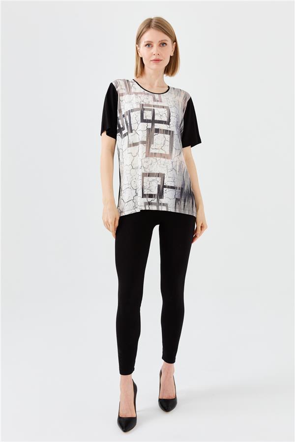 Женская хлопковая футболка с круглым вырезом и стразами черная 