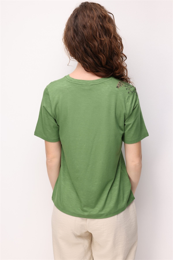 Kadın Sıfır Yaka Tek Omuzu Nakışlı Penye T-shirt A.Yeşil