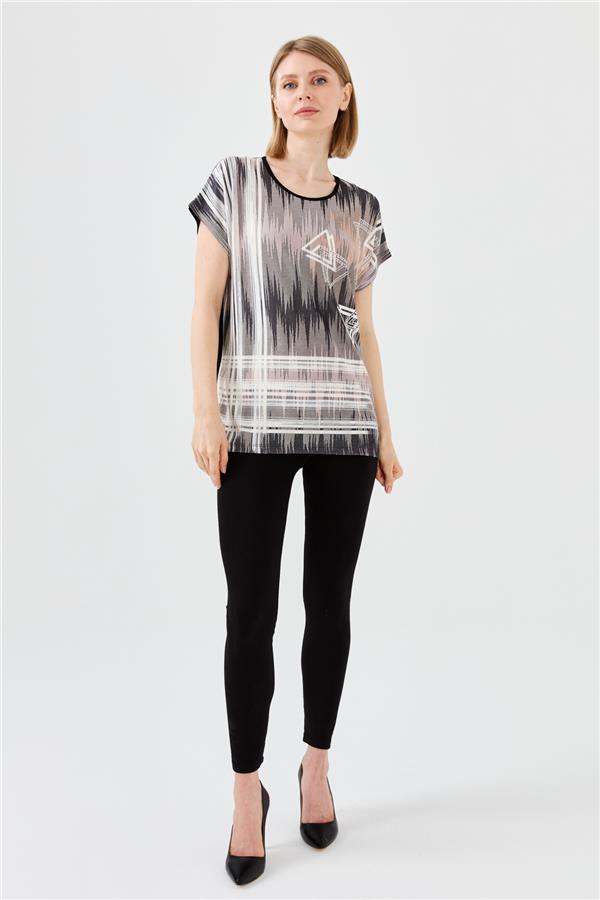 Kadın Sıfır Yaka Üçgen Baskılı Penye T-shirt Siyah