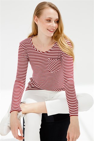 Женский лонгслив в полоску с круглым вырезом и длинным рукавом красного цвета