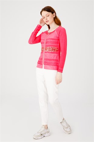 Женская блузка цвета фуксии