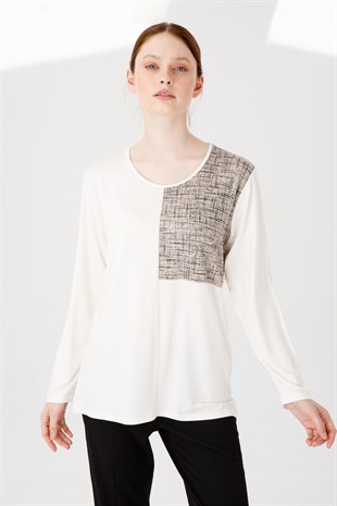 Женский трикотажный пуловер с круглым вырезом и длинным рукавом цвета слоновой кости