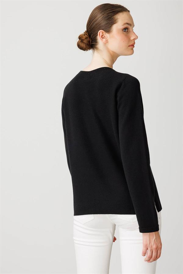 Kadın Sıfır Yaka Verev Taşlı Kazak Siyah