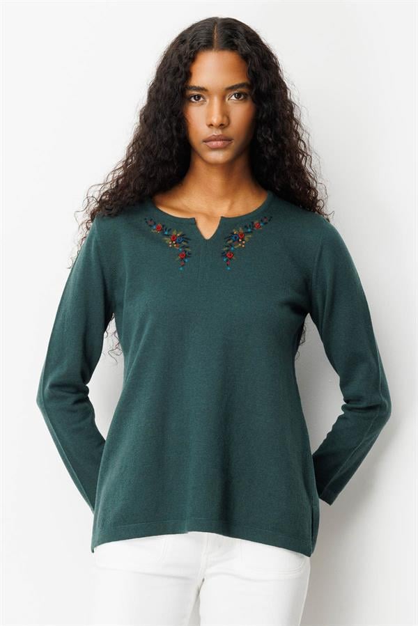 Kadın Sıfır Yaka Yaka Kenarı İşlemeli Yün Bluz Yeşil
