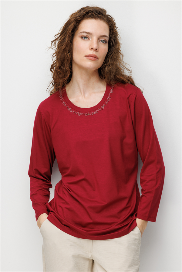 Kadın Sıfır Yaka Yaka Kenarı İşlemeli Penye Bluz Vişne