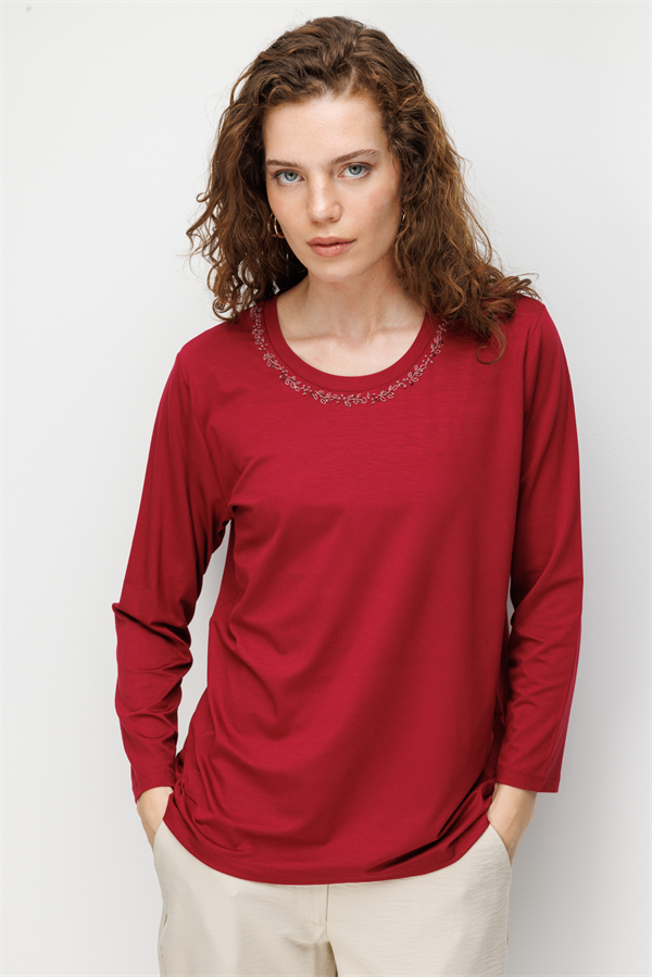 Kadın Sıfır Yaka Yaka Kenarı İşlemeli Penye Bluz Vişne