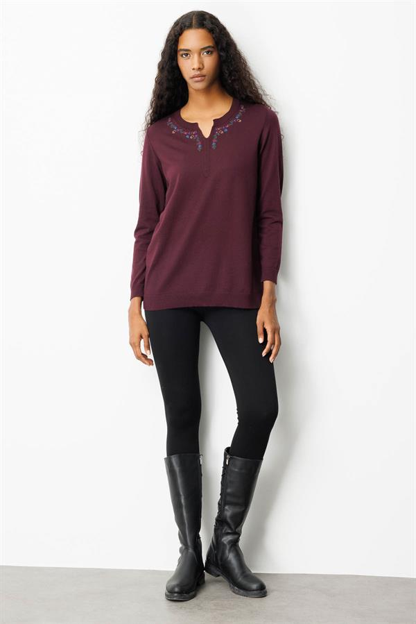 Kadın Sıfır Yaka Yakası Çiçek Nakış İşlemeli Bluz K.Mürdüm