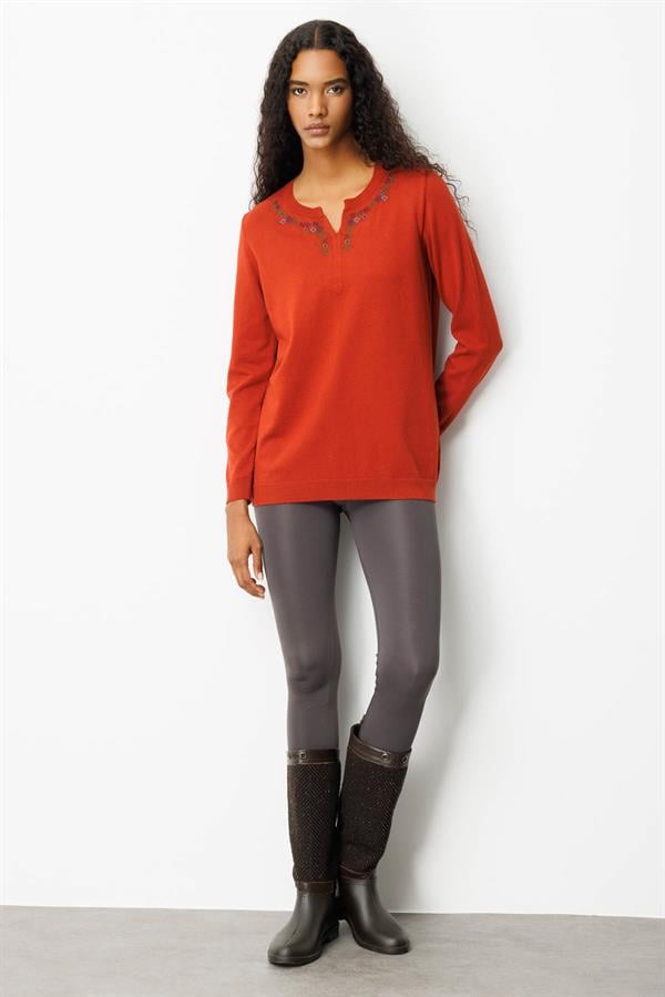 Kadın Sıfır Yaka Yakası Çiçek Nakış İşlemeli Bluz K.Kiremit