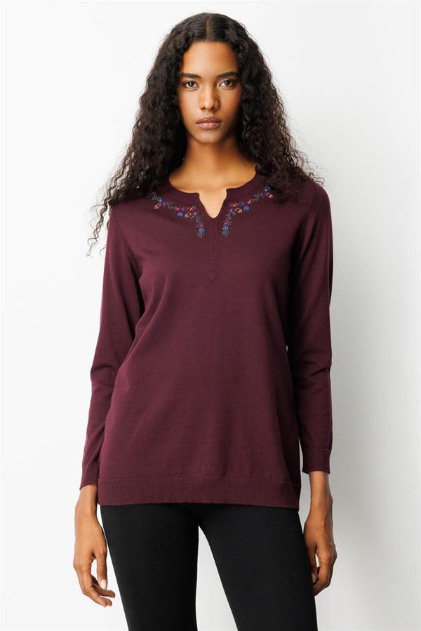 Kadın Sıfır Yaka Yakası Çiçek Nakış İşlemeli Bluz K.Mürdüm