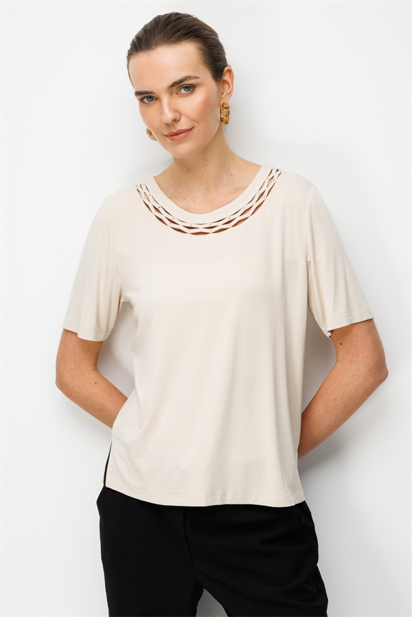 Kadın Sıfır Yaka Yakası Çift Şeritli Taşlı Penye T-shirt Krem