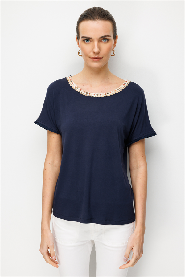 Kadın Sıfır Yaka Yakası Hasır Aksesuarlı Penye T-shirt Lacivert