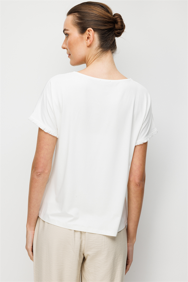 Kadın Sıfır Yaka Yakası Hasır Aksesuarlı Penye T-shirt Ekru