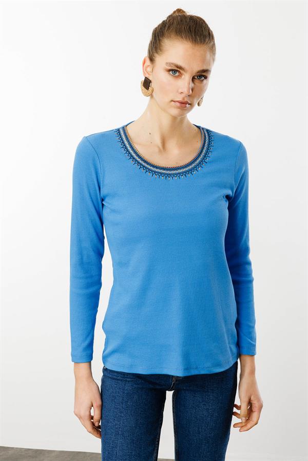 Kadın V Yaka Yakası Nakış İşlemeli Pamuklu Bluz Mavi