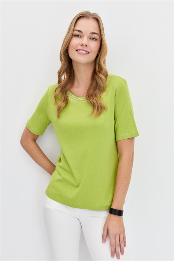 Женская хлопковая футболка с круглым вырезом и вышивкой