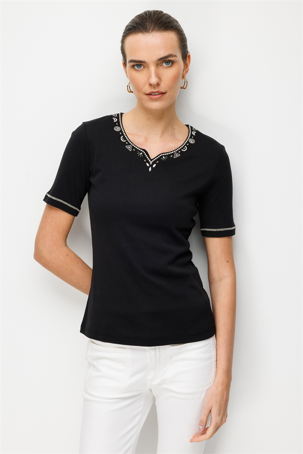Kadın Sıfır Yaka Yakası ve Kolu İşlemeli Pamuklu Penye T-shirt Siyah
