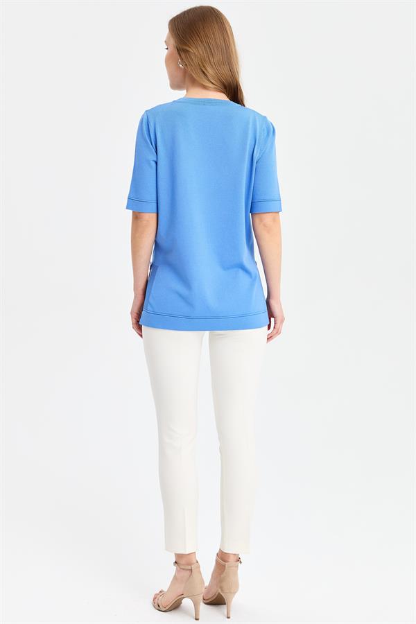 Женская трикотажная блузка с круглым вырезом на пуговицах