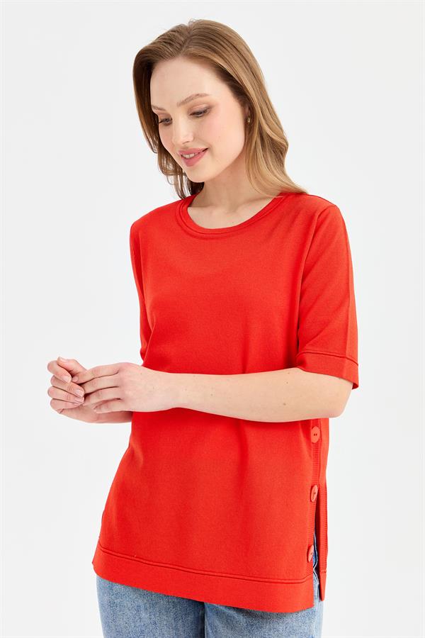Женская трикотажная блузка с круглым вырезом на пуговицах
